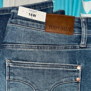Judy Blue Classic Denim flare leg Jeans